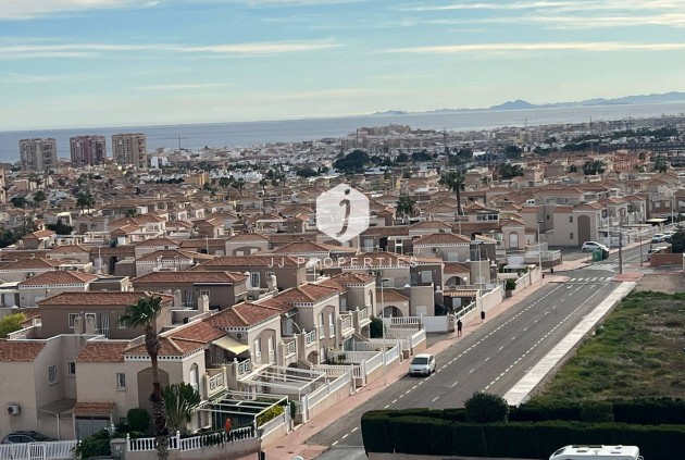 Resale - Apartment / flat -
Torrevieja - aguas nuevas