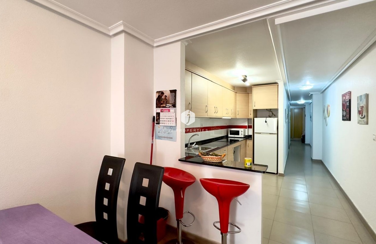 Segunda mano - Apartamento / piso -
Torrevieja