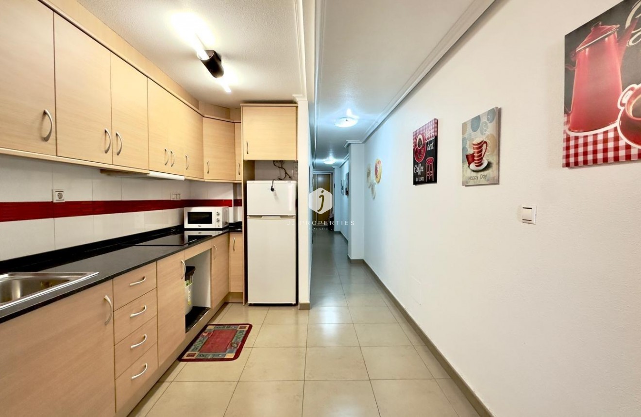 Segunda mano - Apartamento / piso -
Torrevieja