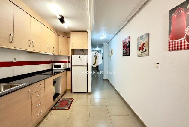 Segunda mano - Apartamento / piso -
Torrevieja