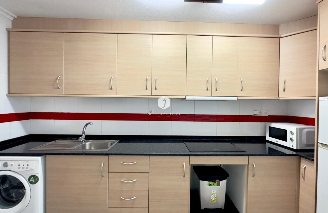 Segunda mano - Apartamento / piso -
Torrevieja