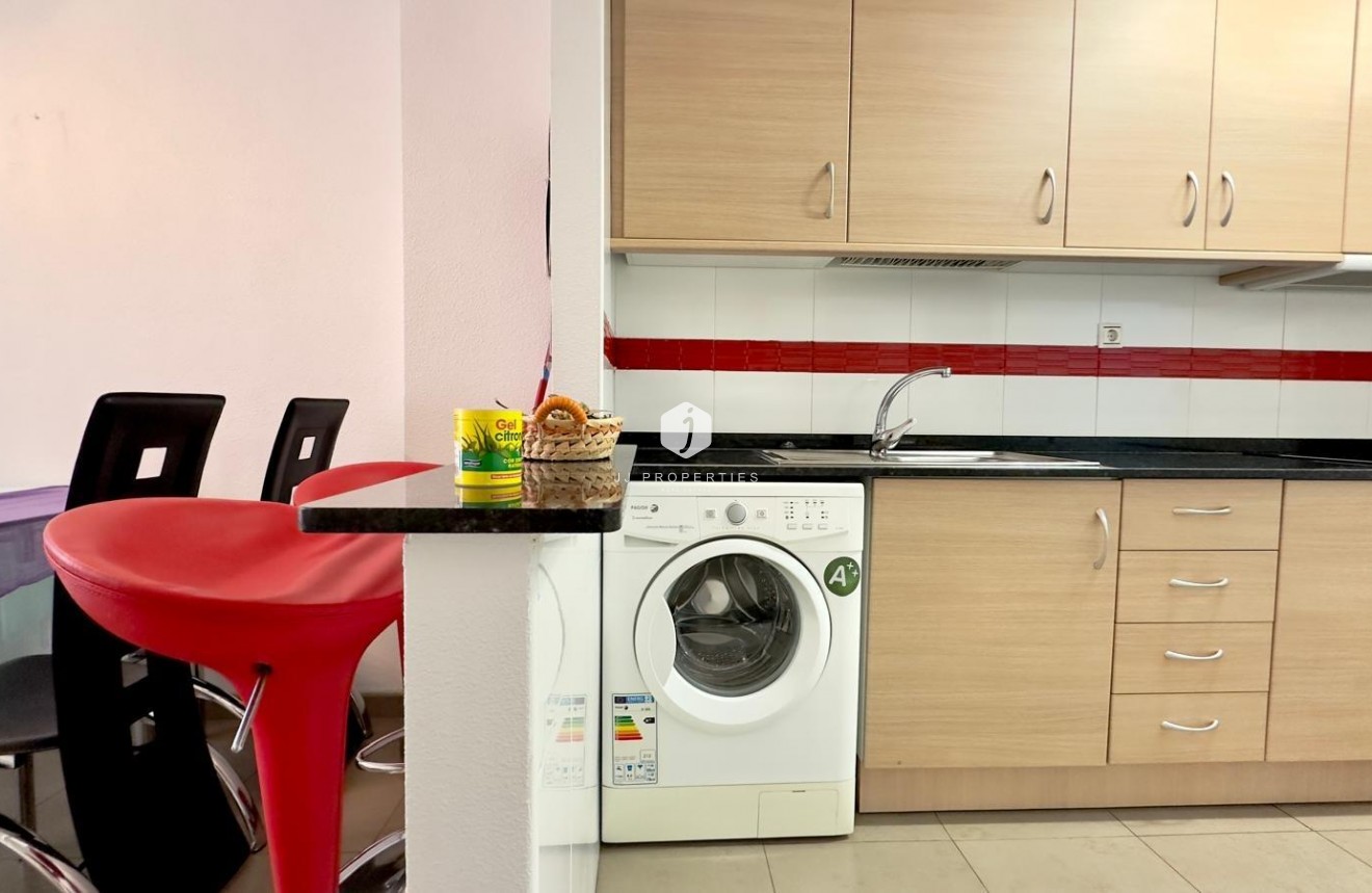 Segunda mano - Apartamento / piso -
Torrevieja