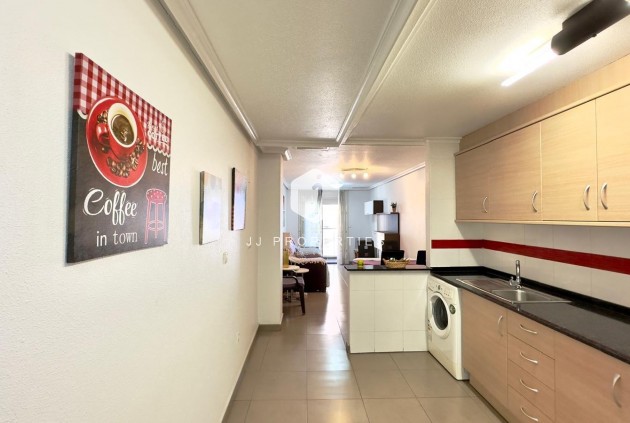 Segunda mano - Apartamento / piso -
Torrevieja