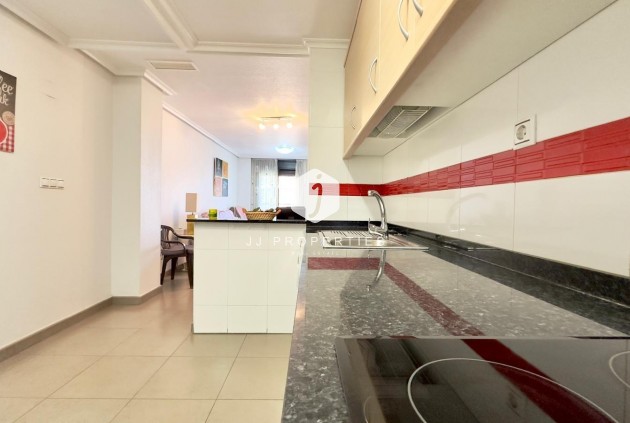 Segunda mano - Apartamento / piso -
Torrevieja