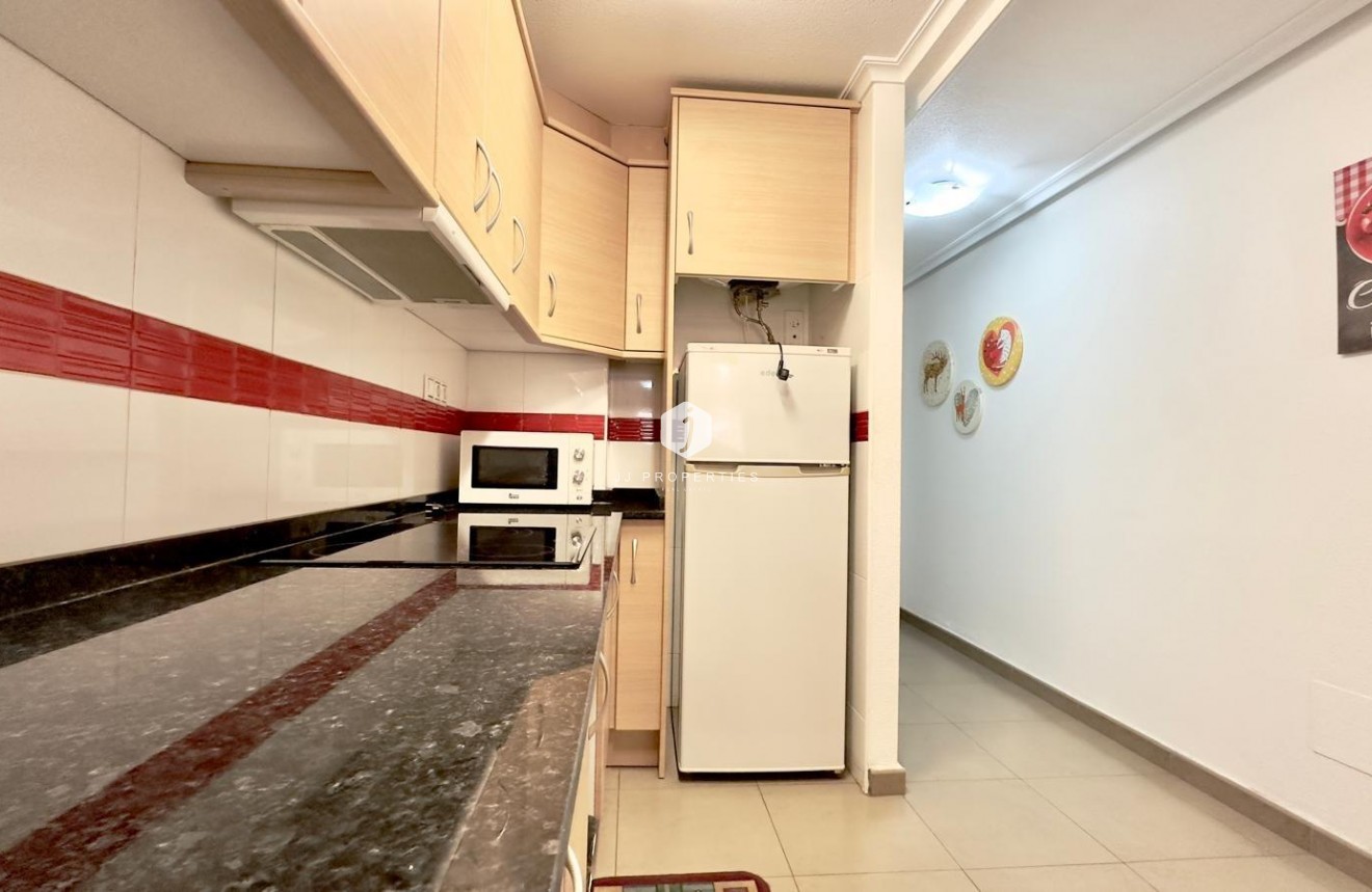 Segunda mano - Apartamento / piso -
Torrevieja