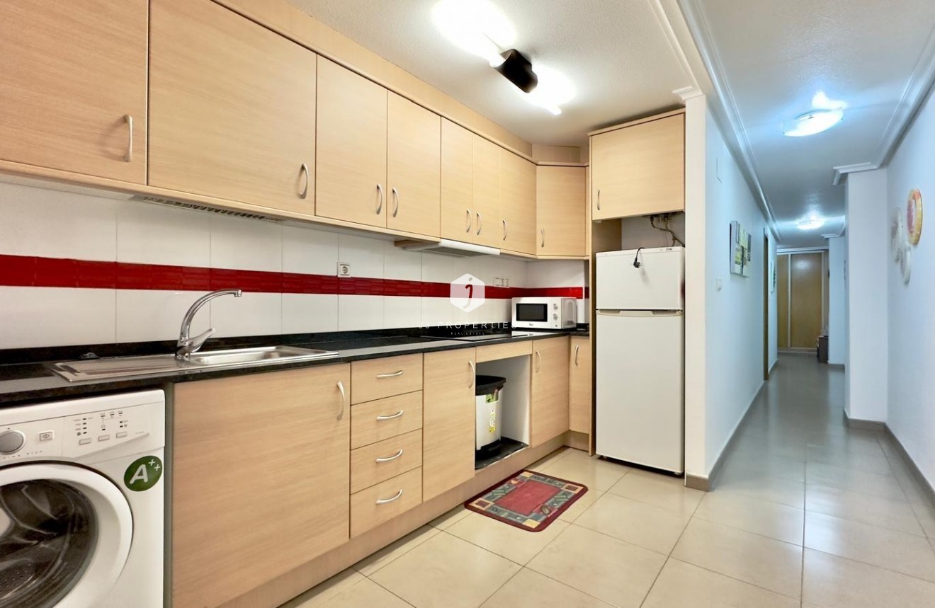 Segunda mano - Apartamento / piso -
Torrevieja