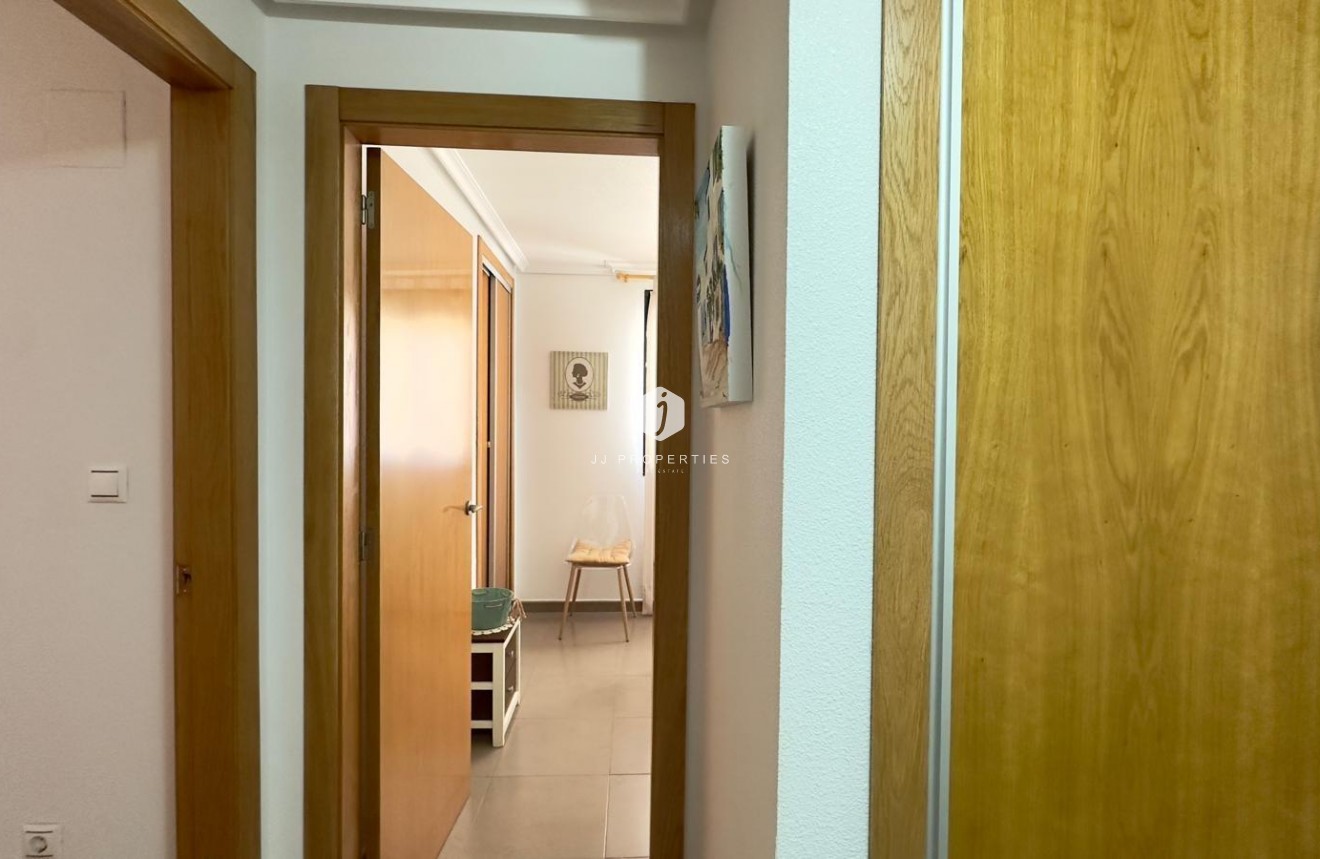 Segunda mano - Apartamento / piso -
Torrevieja