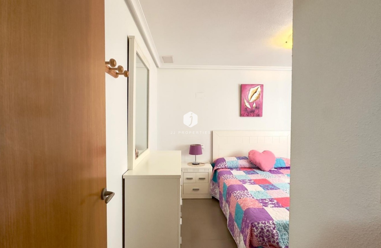 Segunda mano - Apartamento / piso -
Torrevieja