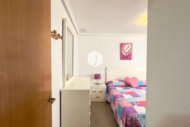 Segunda mano - Apartamento / piso -
Torrevieja