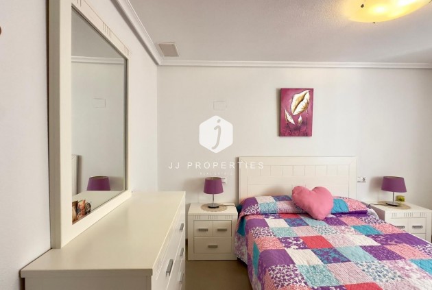 Segunda mano - Apartamento / piso -
Torrevieja