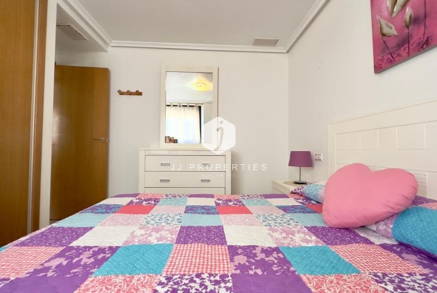 Segunda mano - Apartamento / piso -
Torrevieja