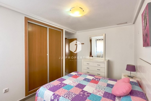 Segunda mano - Apartamento / piso -
Torrevieja