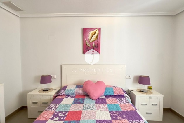 Segunda mano - Apartamento / piso -
Torrevieja