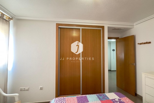 Segunda mano - Apartamento / piso -
Torrevieja