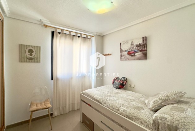 Segunda mano - Apartamento / piso -
Torrevieja