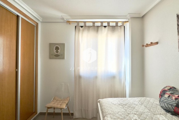 Segunda mano - Apartamento / piso -
Torrevieja