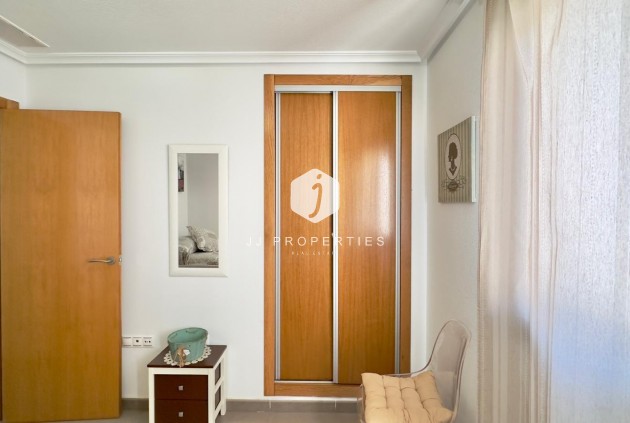 Segunda mano - Apartamento / piso -
Torrevieja