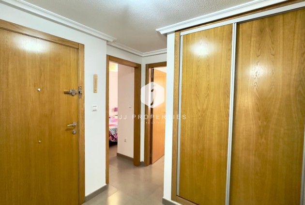 Segunda mano - Apartamento / piso -
Torrevieja