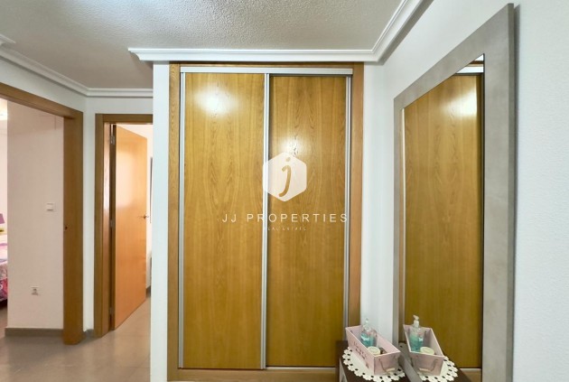 Segunda mano - Apartamento / piso -
Torrevieja