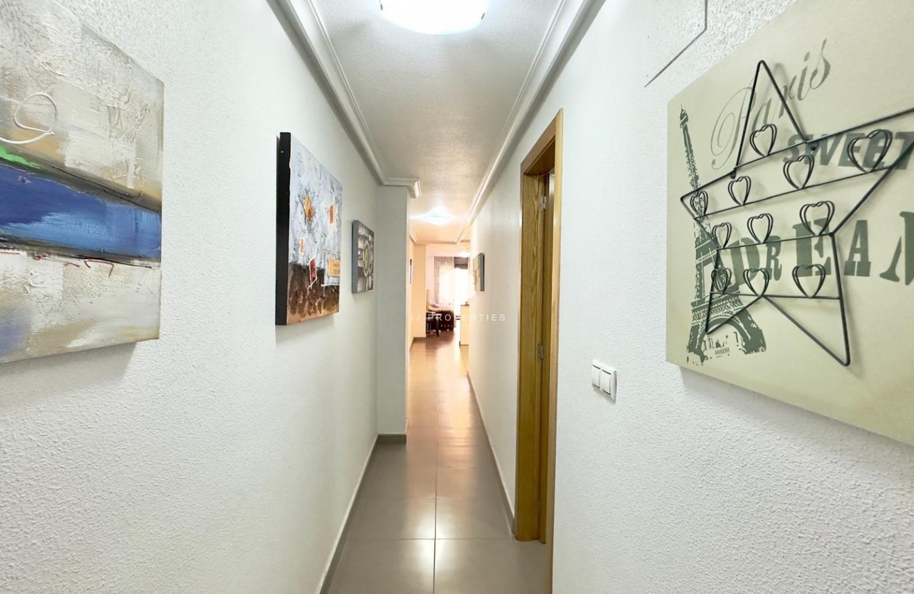 Segunda mano - Apartamento / piso -
Torrevieja