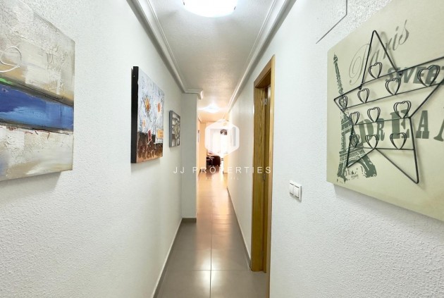 Segunda mano - Apartamento / piso -
Torrevieja