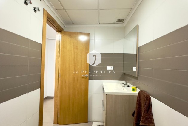 Segunda mano - Apartamento / piso -
Torrevieja