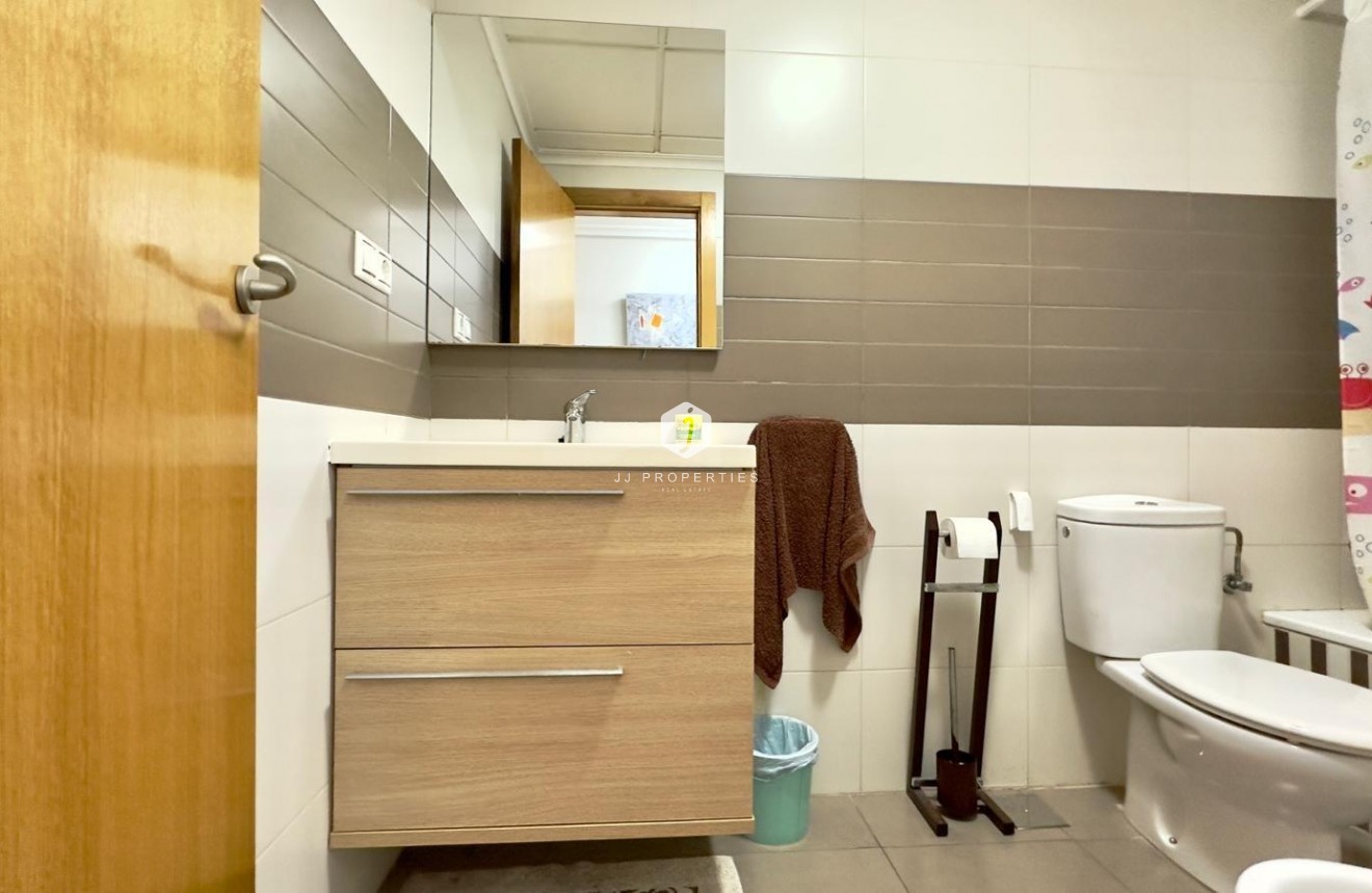 Segunda mano - Apartamento / piso -
Torrevieja