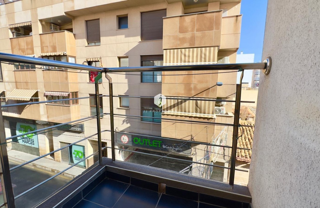 Segunda mano - Apartamento / piso -
Torrevieja