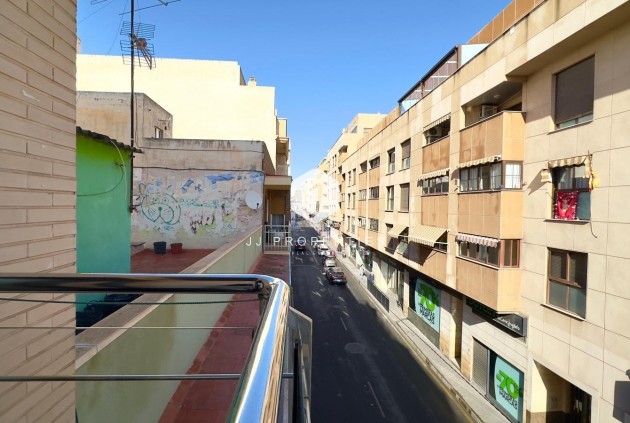 Segunda mano - Apartamento / piso -
Torrevieja