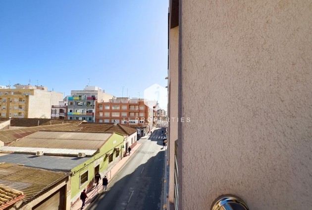 Segunda mano - Apartamento / piso -
Torrevieja