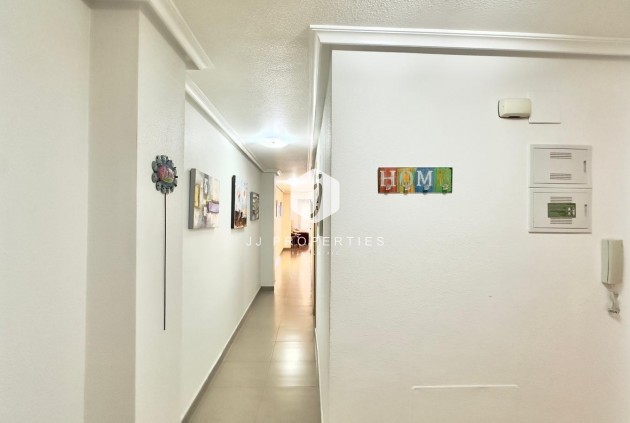 Segunda mano - Apartamento / piso -
Torrevieja