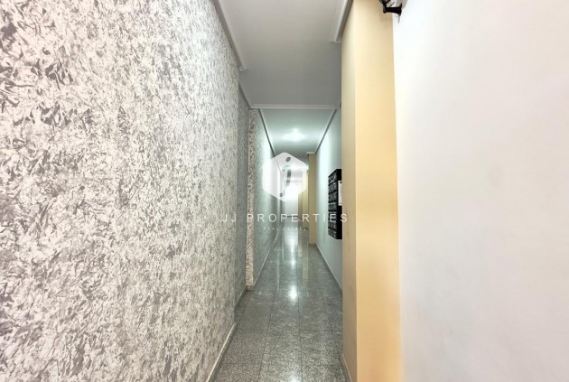 Segunda mano - Apartamento / piso -
Torrevieja