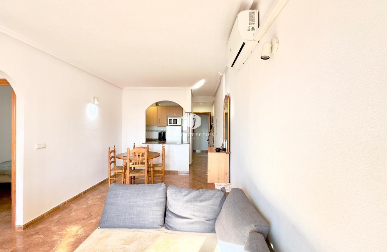 Resale - Apartment / flat -
Torrevieja - Centro