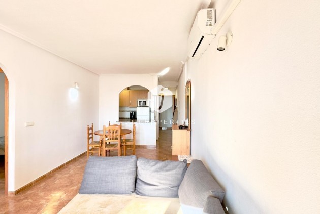 Resale - Apartment / flat -
Torrevieja - Centro