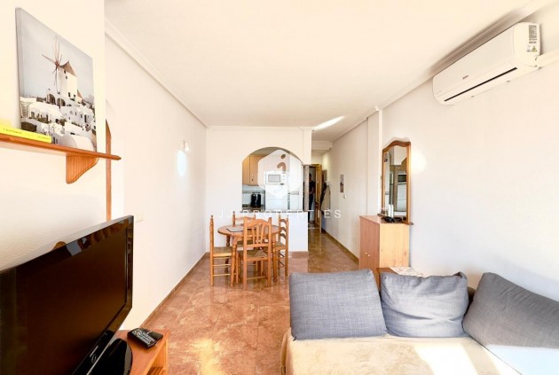 Resale - Apartment / flat -
Torrevieja - Centro