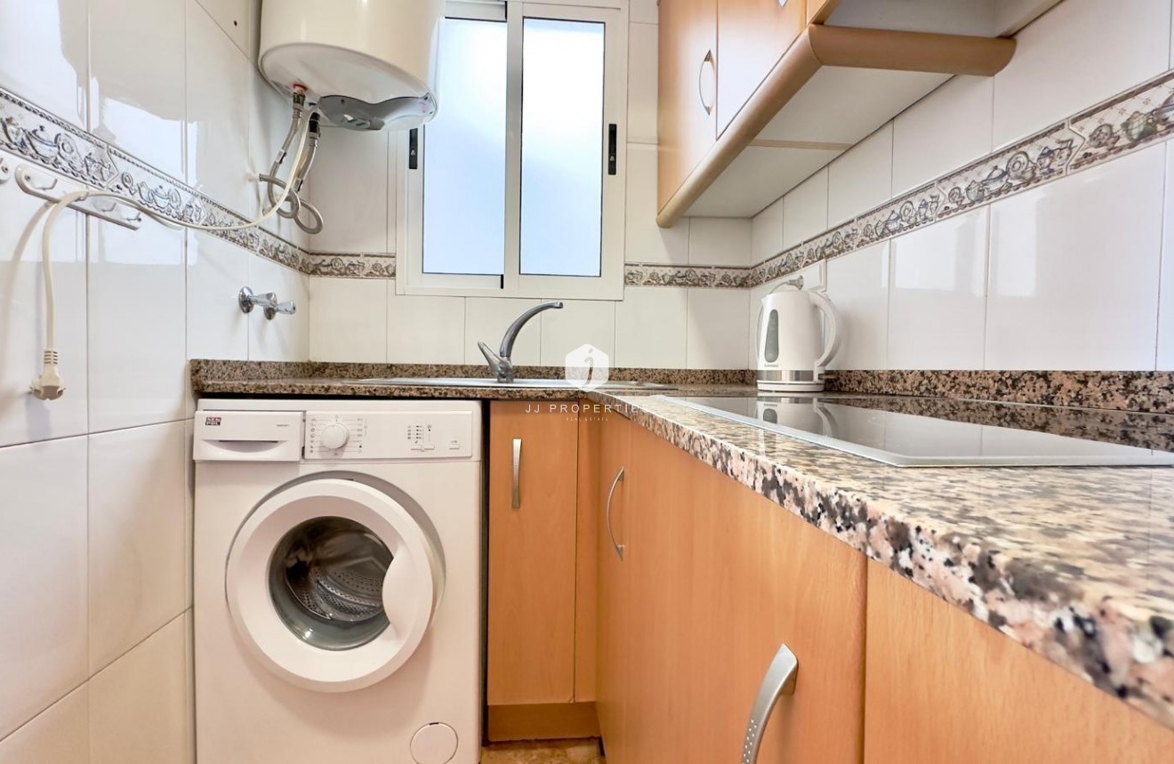 Resale - Apartment / flat -
Torrevieja - Centro