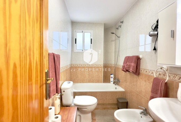 Resale - Apartment / flat -
Torrevieja - Centro