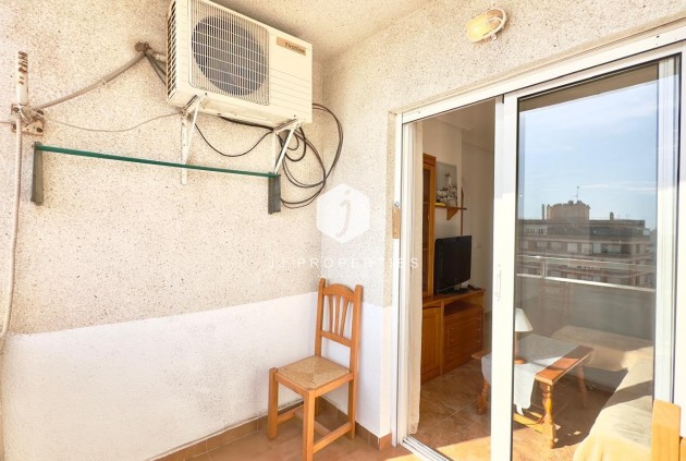 Resale - Apartment / flat -
Torrevieja - Centro