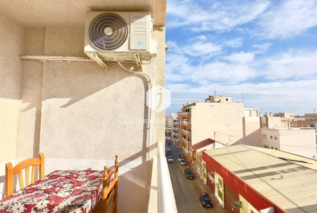 Resale - Apartment / flat -
Torrevieja - Centro