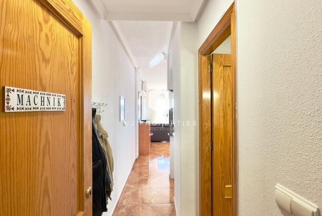 Resale - Apartment / flat -
Torrevieja - Centro