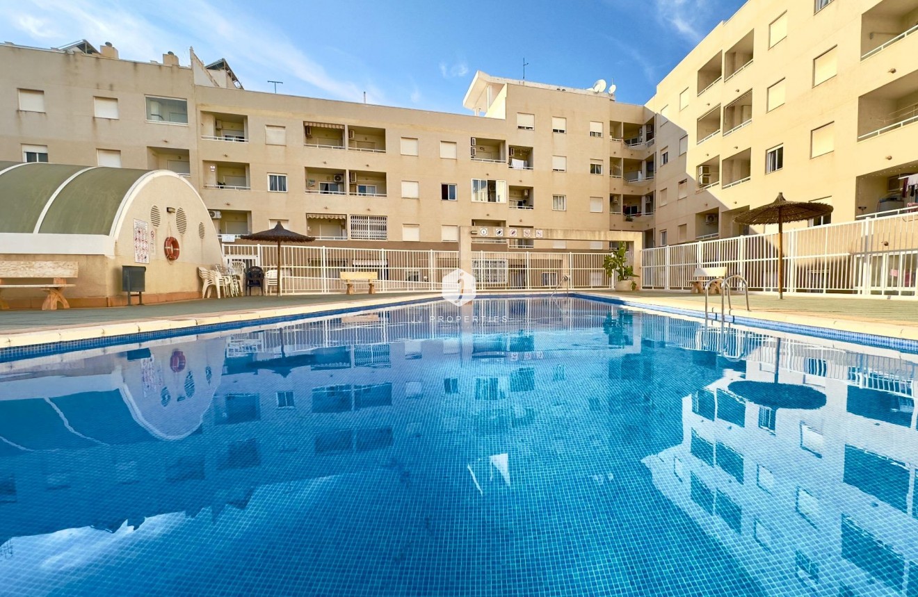 Resale - Apartment / flat -
Torrevieja - Centro