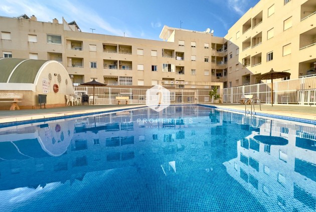 Resale - Apartment / flat -
Torrevieja - Centro