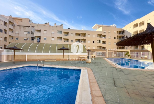 Resale - Apartment / flat -
Torrevieja - Centro