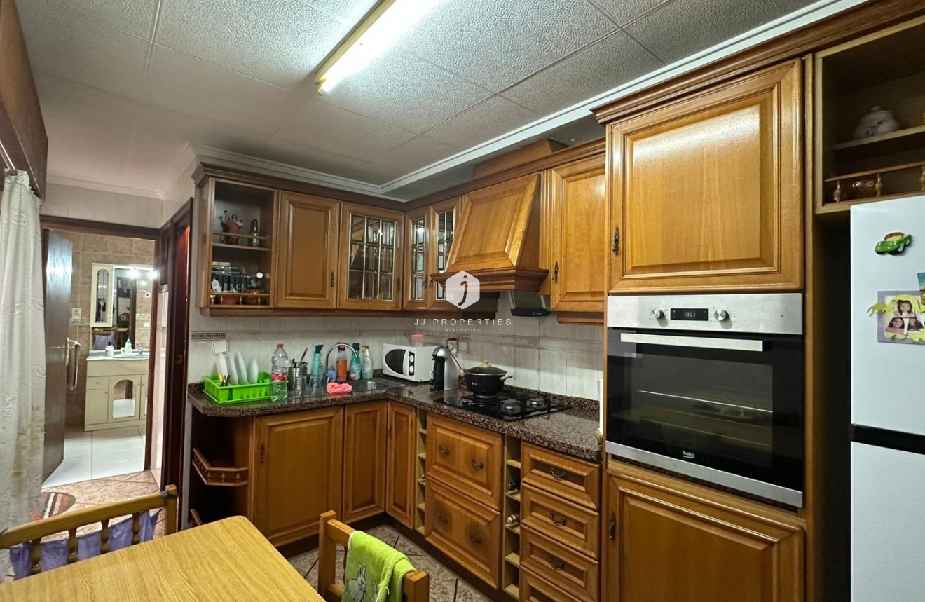 Resale - Apartment / flat -
Torrevieja - Estacion de autobuses