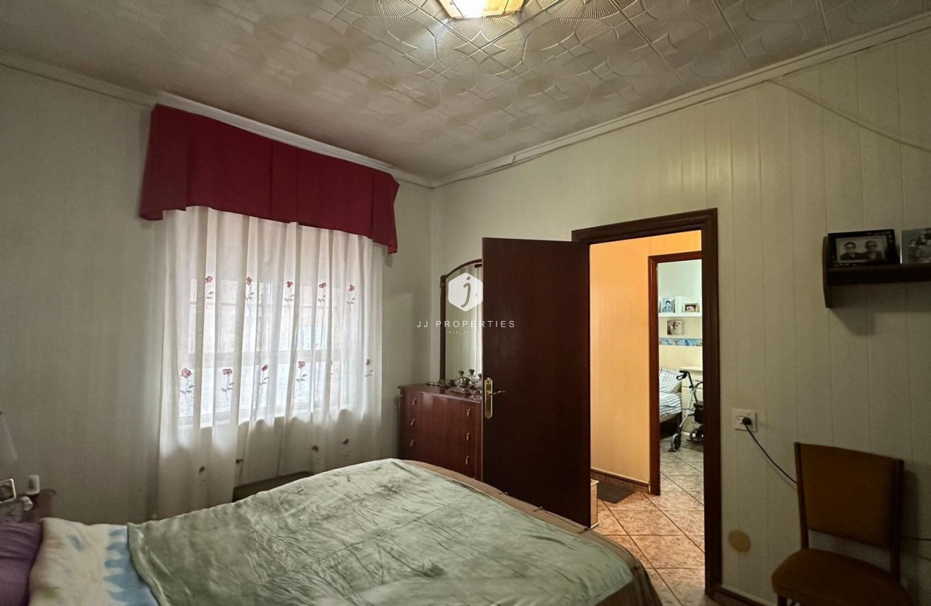 Resale - Apartment / flat -
Torrevieja - Estacion de autobuses