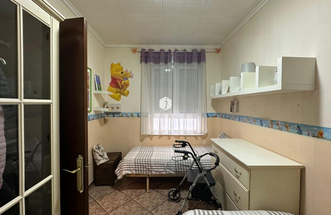 Resale - Apartment / flat -
Torrevieja - Estacion de autobuses