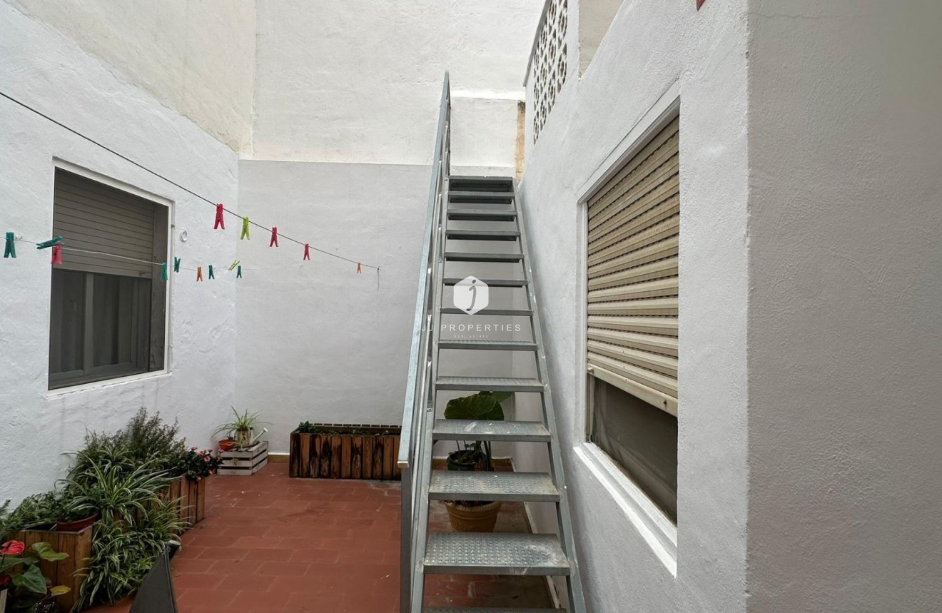 Resale - Apartment / flat -
Torrevieja - Estacion de autobuses