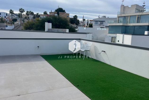 Resale - Villa -
San Miguel de Salinas - Urbanizacion Blue Lagoon