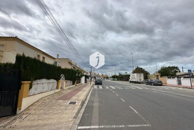 Resale - Bungalow -
Orihuela Costa - Los Almendros-la Florida