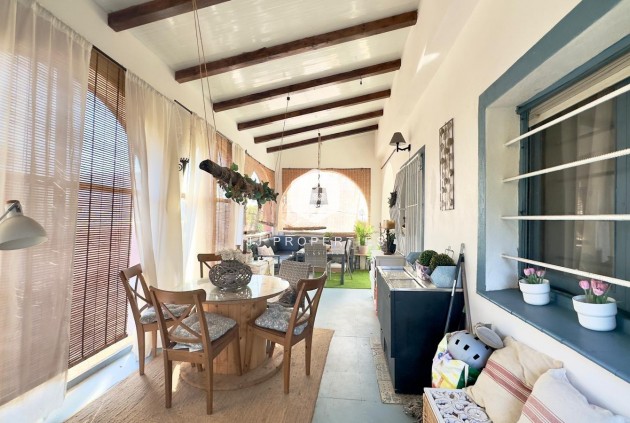 Resale - Villa -
Torrevieja - Torreblanca